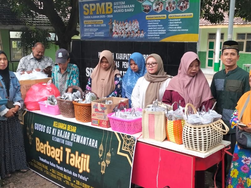 Pembagian Takjil di bulan Ramadhan tahun 2026